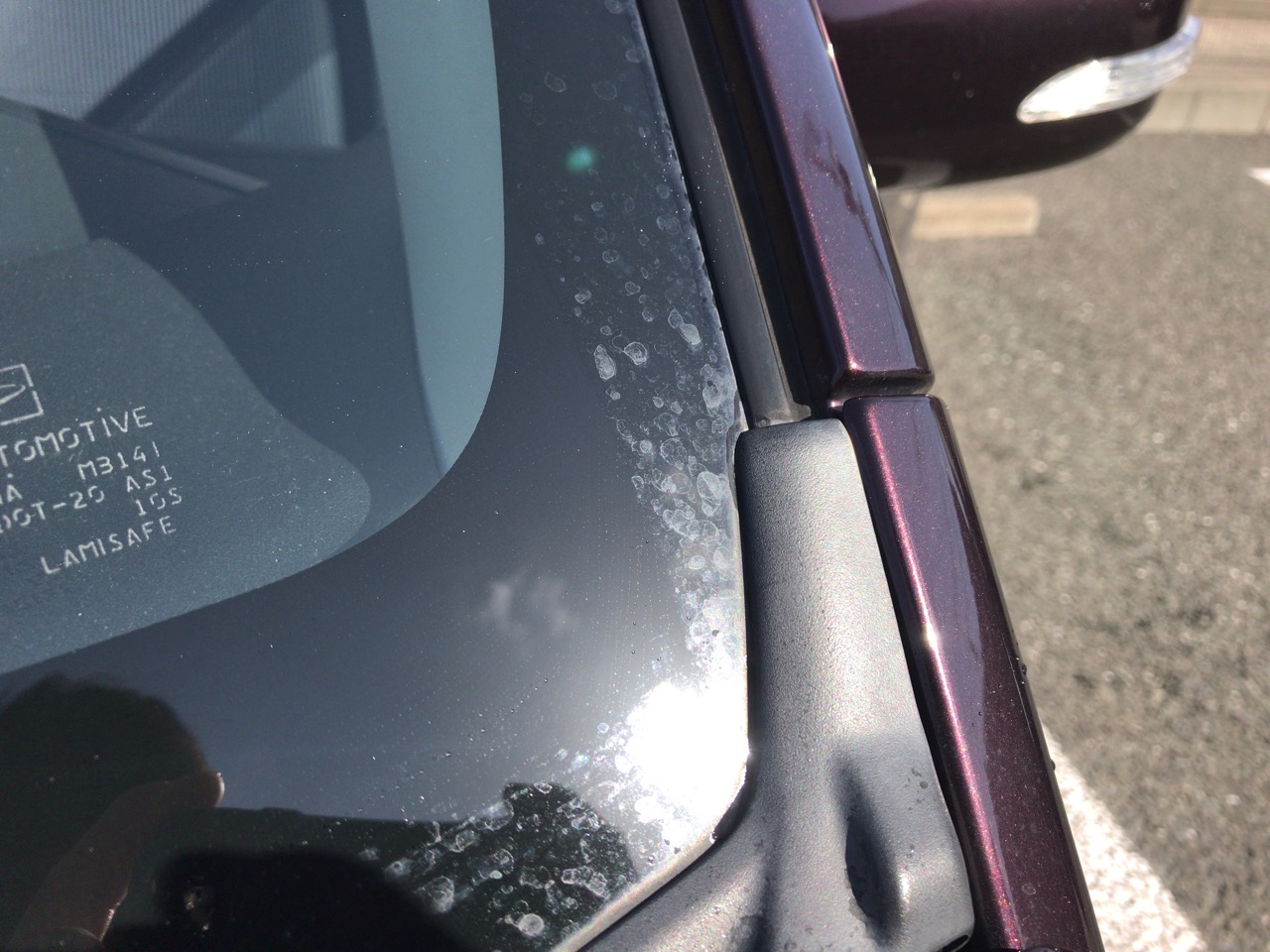 車ガラスの水垢 ウロコの落とし方 同時に油膜も除去できてコーティング効果up 自動車メンテナンスお役立ち情報blog