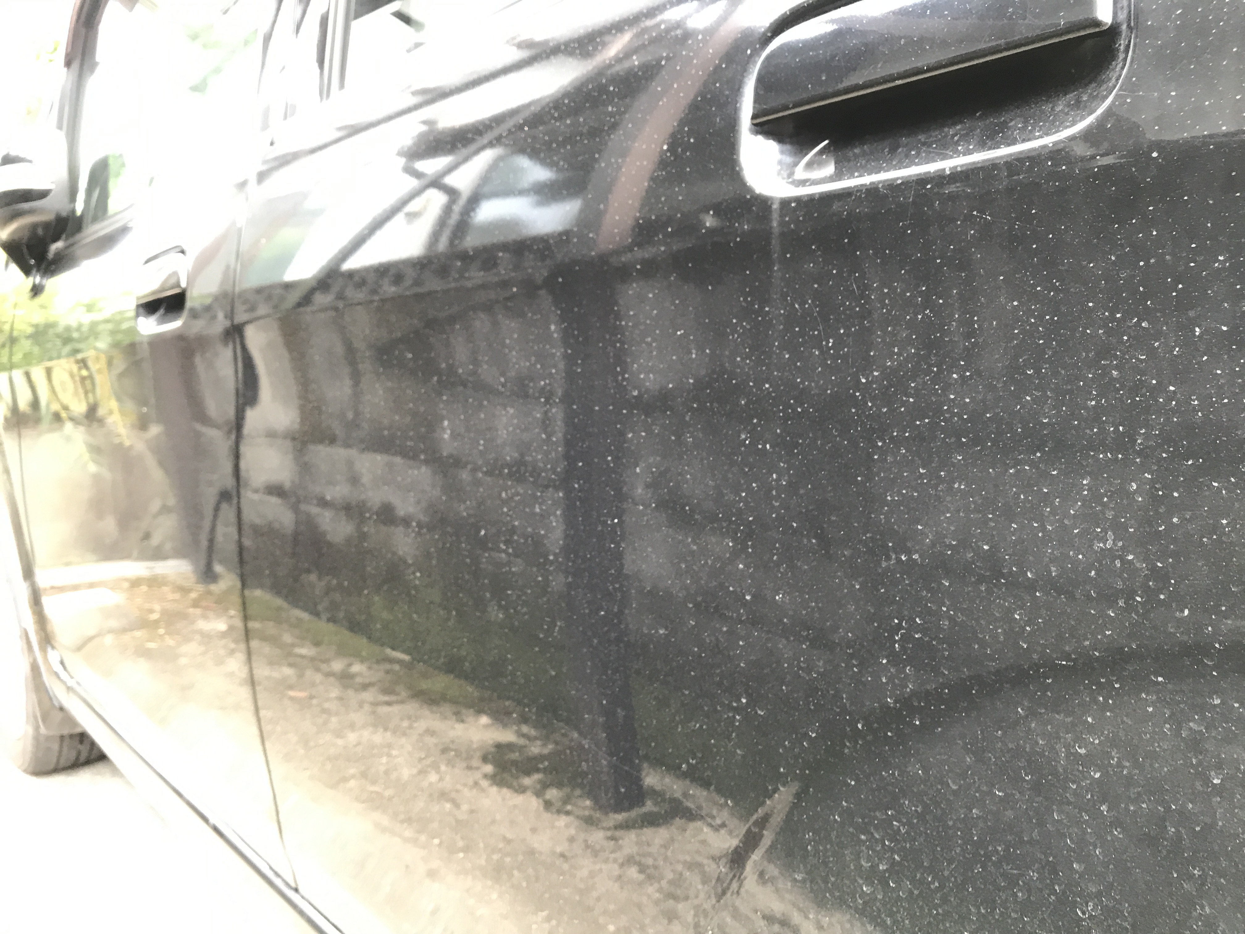 黒い車に洗車機使うと傷つく 洗車キズの原因はコレだ 自動車メンテナンスお役立ち情報blog
