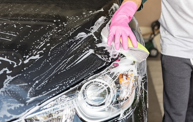 車の洗車頻度の理想は 白 黒ごとの違いや洗車し過ぎによる傷について 自動車メンテナンスお役立ち情報blog