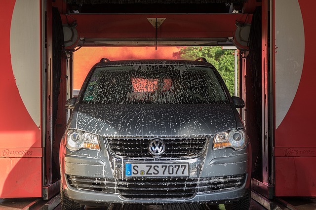 車の洗車頻度の理想は 白 黒ごとの違いや洗車し過ぎによる傷について 自動車メンテナンスお役立ち情報blog